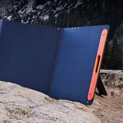 Jackery SolarSaga 200