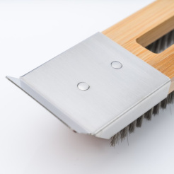 Fa kefe a Solo Stove pizzasütőhöz