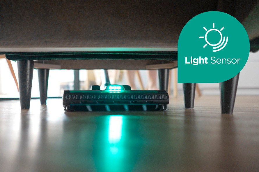 A Smart light szenzor érzékeli a sötétséget és aktiválja a világítást