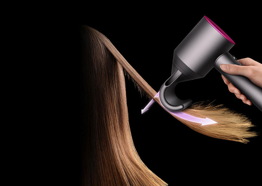 Egyetlen mozdulattal kezelje a szálló hajat